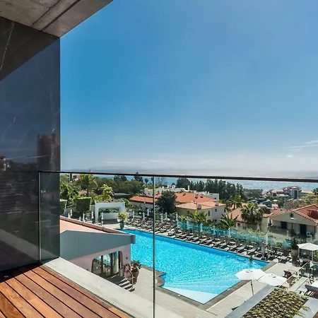 Deluxe Suites At Gardens Hotel Funchal (Madeira)