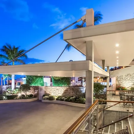 Hotel Deluxe Suites At Gardens