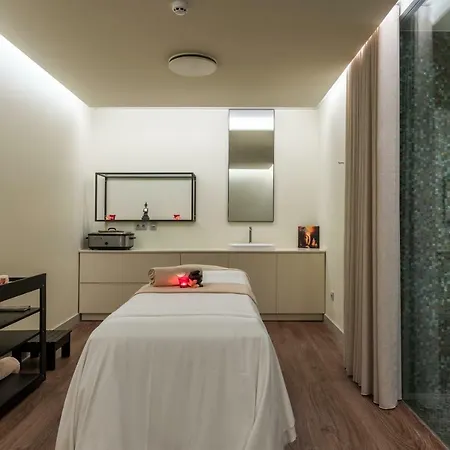 Deluxe Suites At Gardens Hotel Funchal (Madeira)